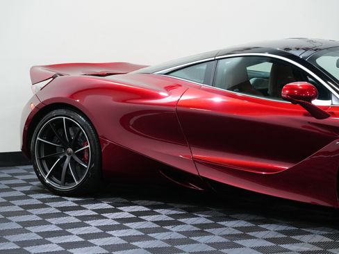 Used 2018 McLaren 720S image 13