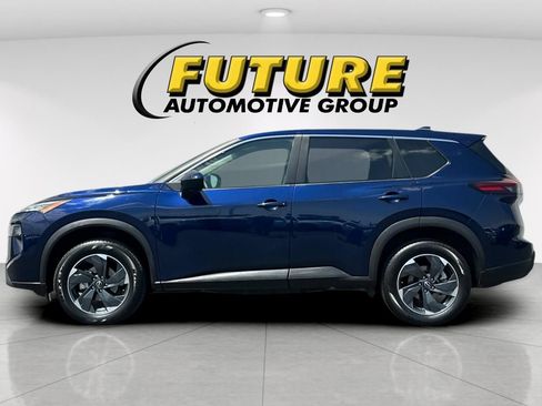 Used 2024 Nissan Rogue SV AWD/4WD image 7