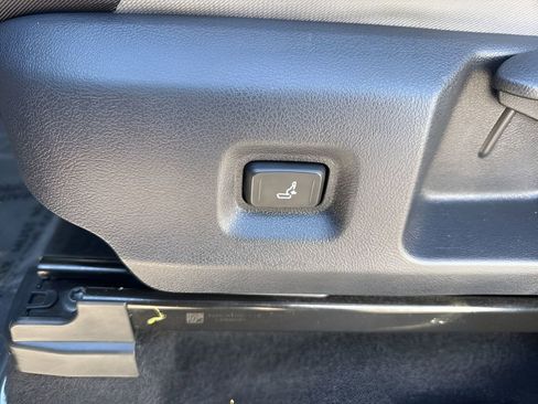 Used 2025 Toyota Tacoma TRD Sport image 10