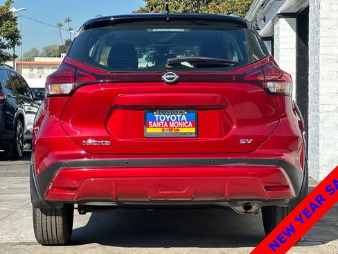 Used 2023 Nissan Kicks SV image 5