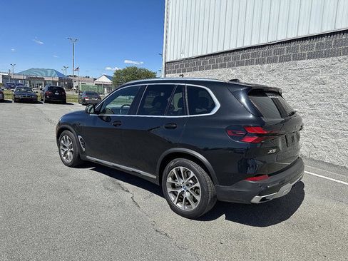 Certified 2025 BMW X5 xDrive50e w/ Climate Comfort Package image 4