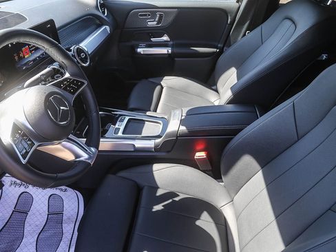 Used 2026 Mercedes-Benz GLB 250 image 5