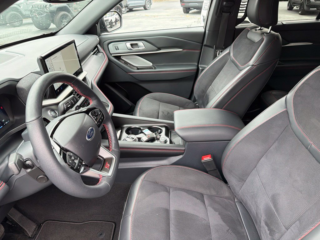 Used 2025 Ford Explorer ST AWD/4WD image 12