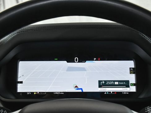 Used 2025 Land Rover Defender 110 S image 36