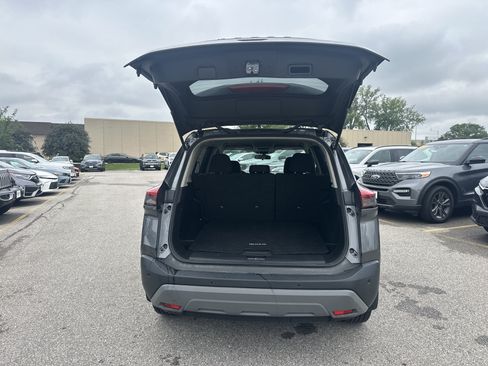 Used 2023 Nissan Rogue S AWD/4WD image 10