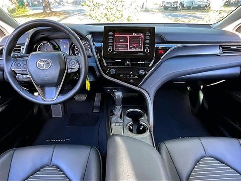Used 2024 Toyota Camry SE image 7