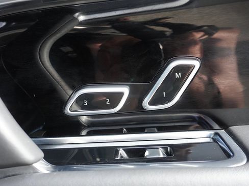 Used 2024 Land Rover Range Rover Long Wheelbase Autobiography image 59