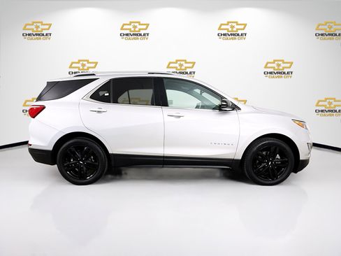 Used 2020 Chevrolet Equinox LT w/ Sport Edition FWD image 8