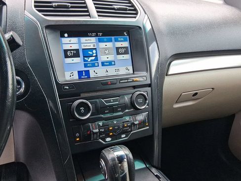 Used 2018 Ford Explorer XLT w/ Equipment Group 202A FWD image 23