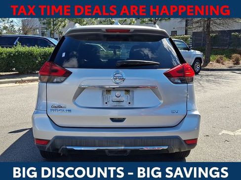 Used 2017 Nissan Rogue SV image 6