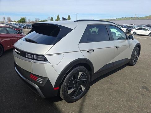 Used 2025 Hyundai Ioniq 5 SEL image 4