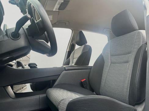 Used 2023 Nissan Rogue SV image 23