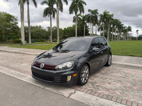 Used 2014 Volkswagen GTI Wolfsburg Edition FWD image 3