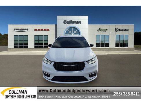 New 2026 Chrysler Pacifica Select image 8