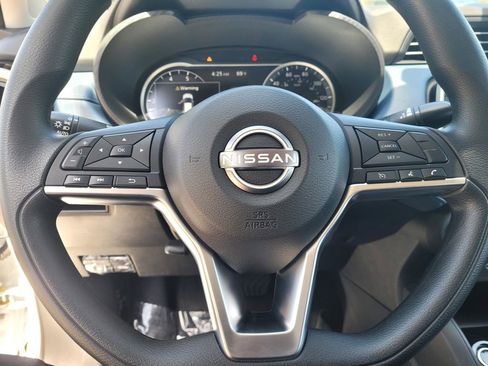 New 2025 Nissan Versa SV w/ Trunk Package FWD image 15