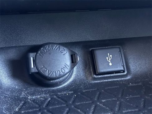 Used 2022 Toyota RAV4 LE image 22