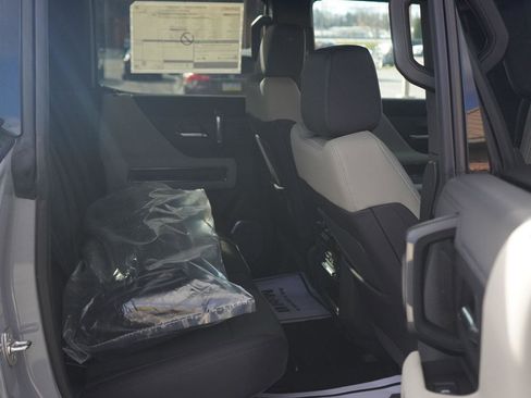 New 2026 GMC Hummer EV 4x4 Crew Cab image 25