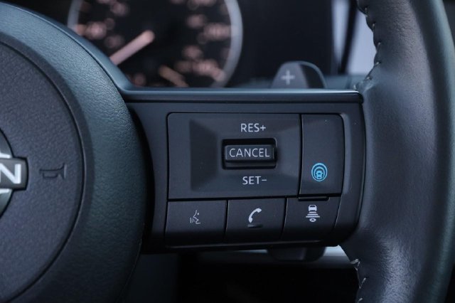 Certified 2025 Nissan Pathfinder SV w/ SV Premium Package FWD image 15