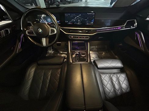 Used 2024 BMW X6 xDrive40i w/ Premium Package image 10