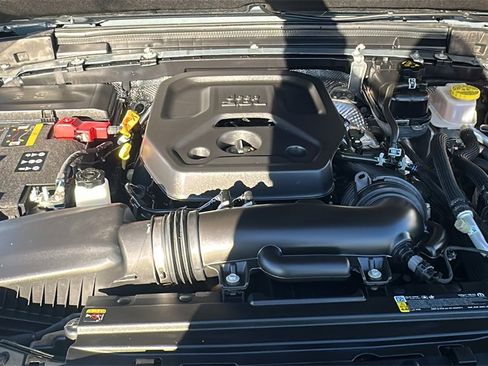 Used 2025 Jeep Wrangler Unlimited Rubicon 4xe image 33