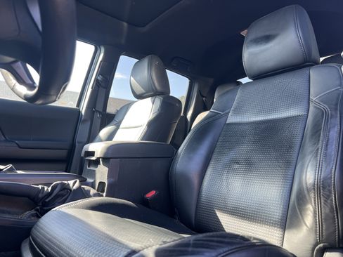 Used 2020 Toyota Tacoma TRD Sport w/ TRD Premium Sport Package image 3