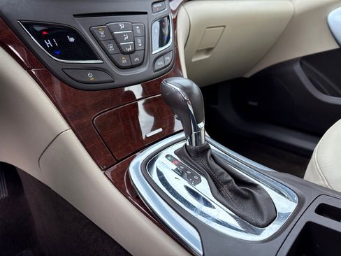 Used 2017 Buick Regal Premium w/ Driver Confidence Package #2 image 26