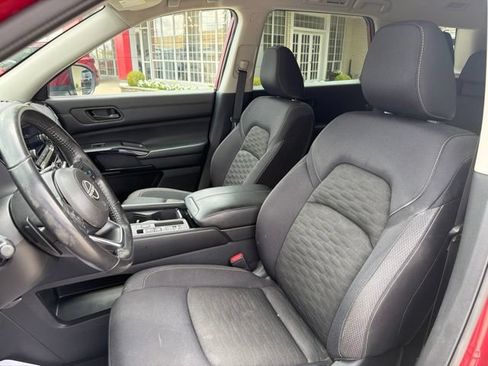 Used 2024 Nissan Pathfinder SV FWD image 10