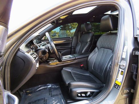 Used 2016 BMW 750i xDrive 750i xDrive image 25