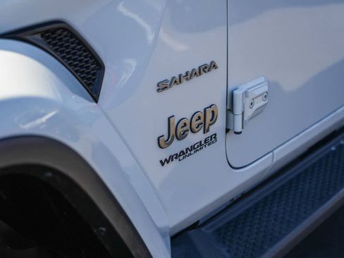 Used 2020 Jeep Wrangler Unlimited Sahara AWD/4WD image 3