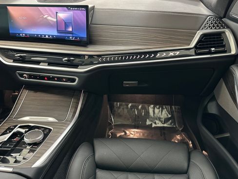 Certified 2024 BMW X7 xDrive40i w/ M Sport Package AWD/4WD image 30