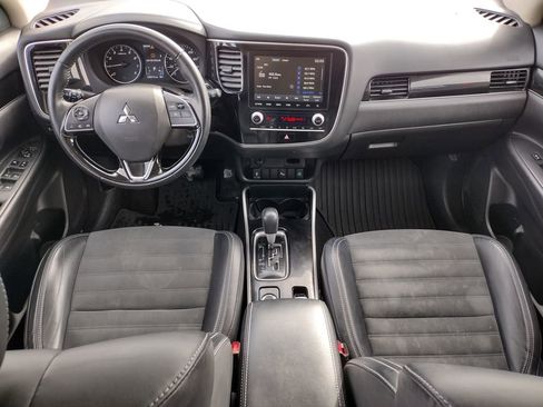 Used 2020 Mitsubishi Outlander SE image 6