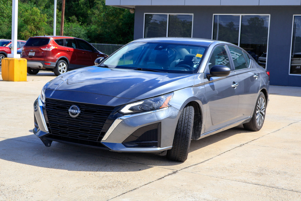 Used 2024 Nissan Altima 2.5 SV FWD image 23