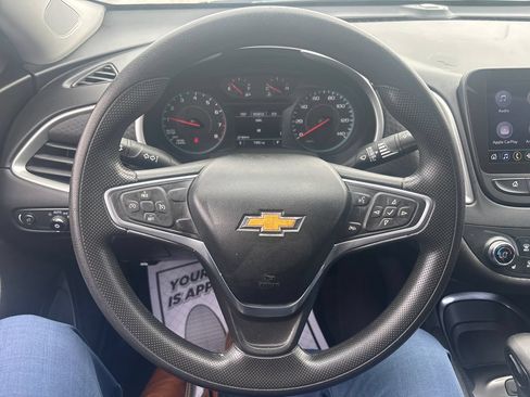 Used 2022 Chevrolet Malibu LT FWD image 18