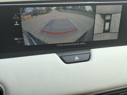 Used 2024 MAZDA CX-90 Plug-In Hybrid w/ Premium Plus image 11