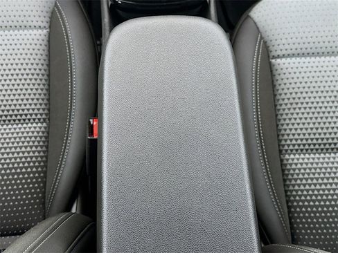 Used 2025 Chevrolet Trax LT w/ LT Convenience Package image 22