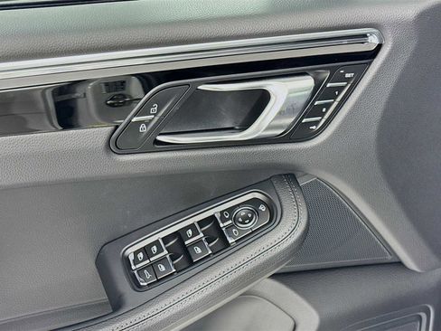 New 2025 Porsche Macan image 11
