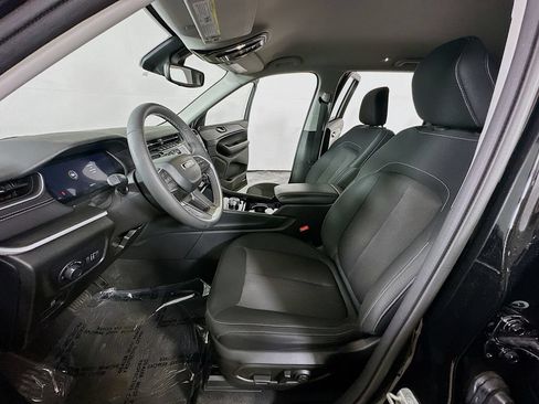 Used 2023 Jeep Grand Cherokee Laredo w/ Luxury Tech Group I RWD image 36