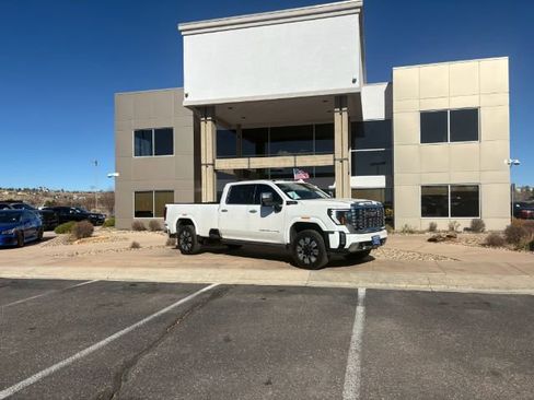 Used 2024 GMC Sierra 3500 Denali w/ Denali Reserve Package image 1