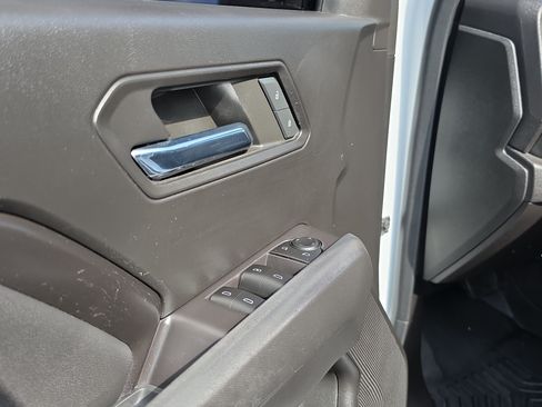 Used 2023 Chevrolet Colorado LT w/ LT Convenience Package RWD image 17