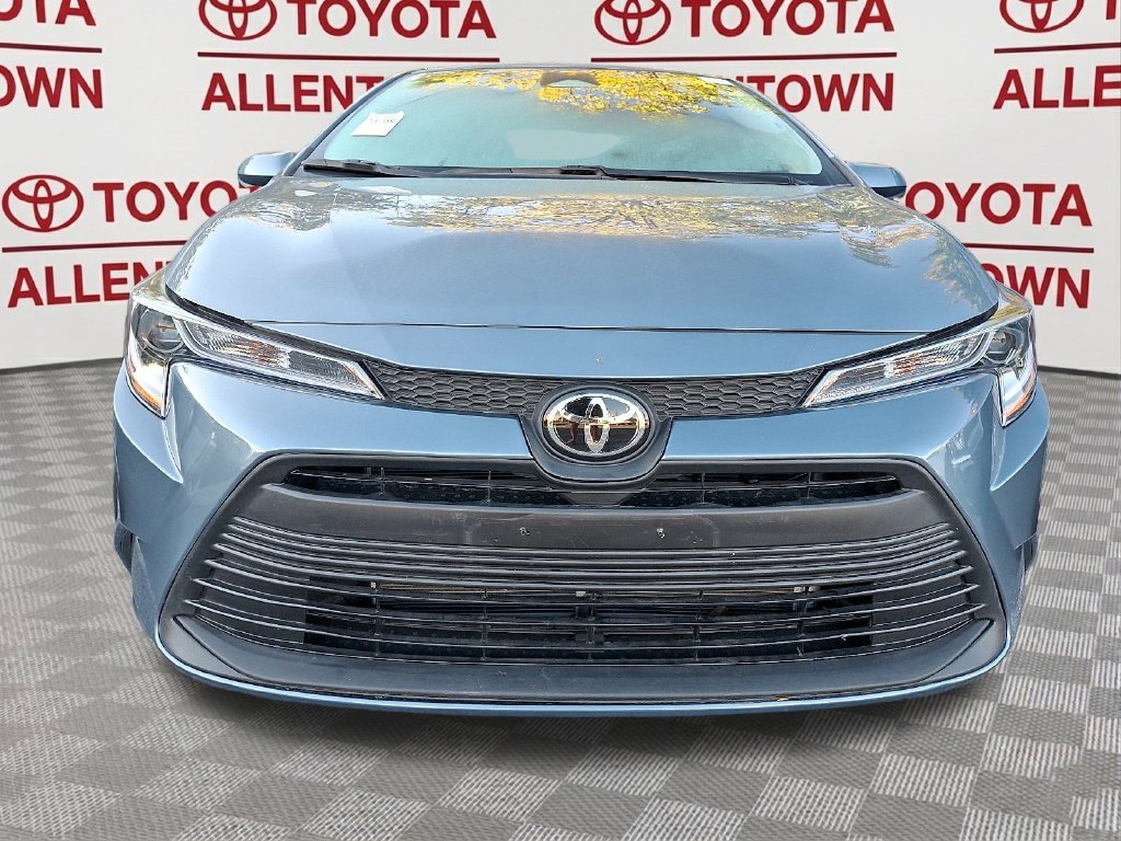 Used 2026 Toyota Corolla LE FWD image 2