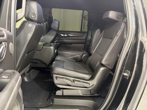 Used 2022 GMC Yukon XL Denali AWD/4WD image 10