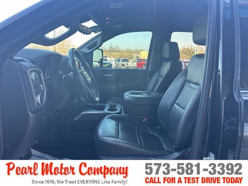 Used 2021 GMC Sierra 2500 Denali w/ Denali Black Diamond Edition image 11