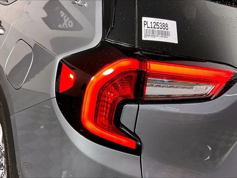 Used 2023 GMC Terrain SLT w/ LPO, Cargo Package image 28