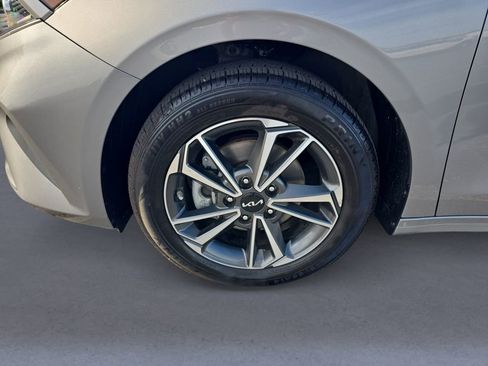 Used 2023 Kia Forte LXS FWD image 9