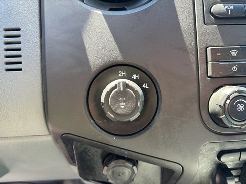 Used 2015 Ford F250 XL w/ Power Equipment Group AWD/4WD image 31