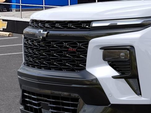 New 2027 Chevrolet Traverse RS w/ LPO, Floor Liner Package FWD image 13