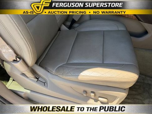 Used 2016 Chevrolet Suburban LTZ RWD image 25