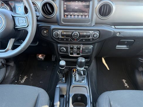 Used 2023 Jeep Gladiator Sport image 11