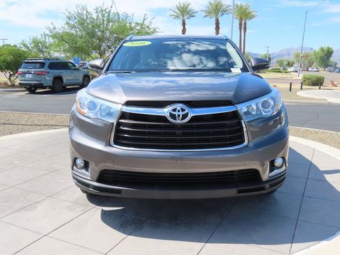 Used 2016 Toyota Highlander Limited image 2
