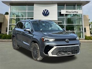 Used 2025 Volkswagen Taos SE video 1